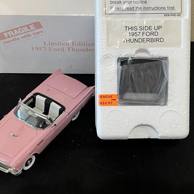 Danbury Mint LE 1957 Ford Thunderbird Convertible