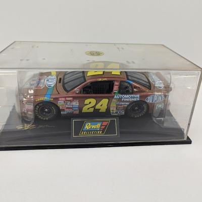 Revell #24 Jeff Gordon DuPont 50th Anniversary 1/24