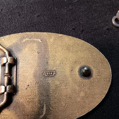 557 LEVIS BRASS BELT BUCKLE AND A MEEKER MADE AUTO KEY AND LICENSE CASE