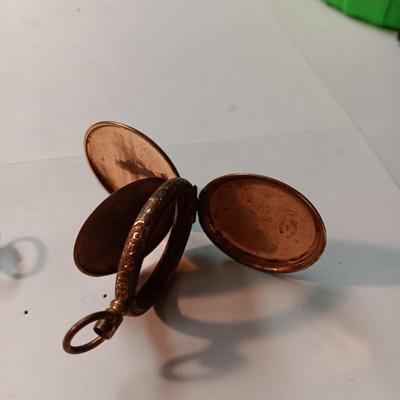 GOLD-TONE POCKET WATCH AND POCKET WATCH CASE FOR REPAIR