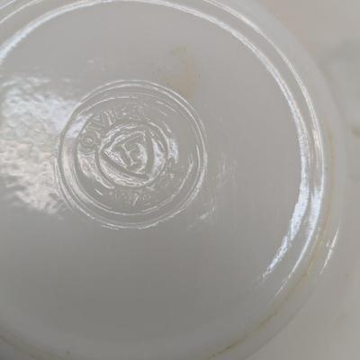 Vintage Milk Glass Batter Mixing Bowl With Spout & Cake Dish