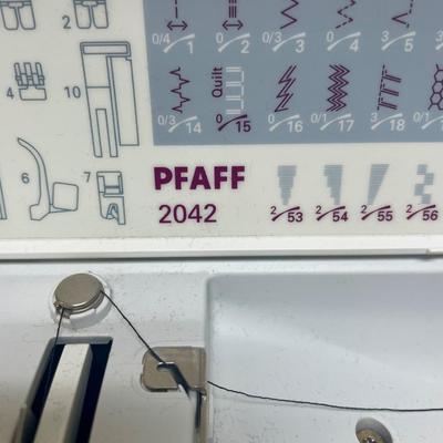 Quilt Style Pfaff Sewing Machine Model 2042