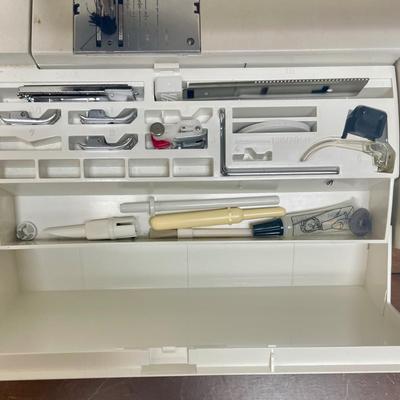 Quilt Style Pfaff Sewing Machine Model 2042