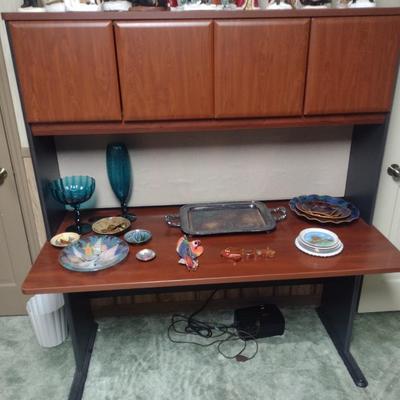 Contemporary Design Office Work Desk with Storage Hutch (No Contents)