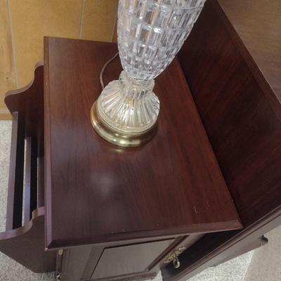 Single Door Side Table with Magazine Cradle