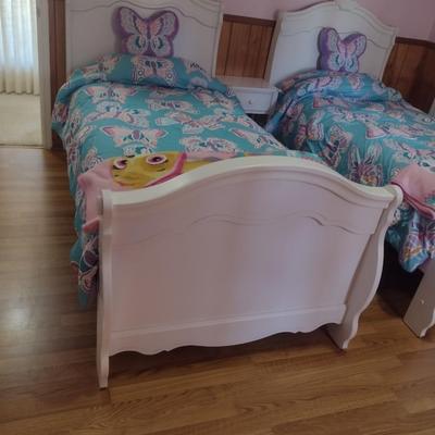 French Country Design Twin Bed with Mattress Set Choice A