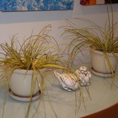 PAIR OF IVORY COLORED WITH BROWN ACCENT CERMIC PLANTERS W/ POTTERY FORMED SPARROWS