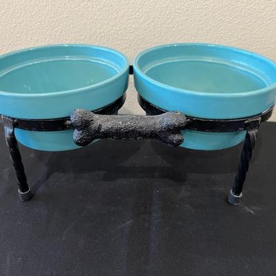 Pet water/food bowl set