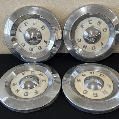 4 1957-1959 Ford Hubcaps