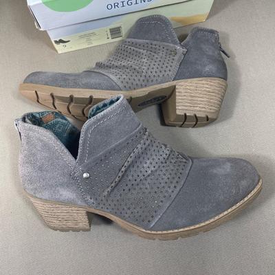 New earth Origins suede leather booties 9M