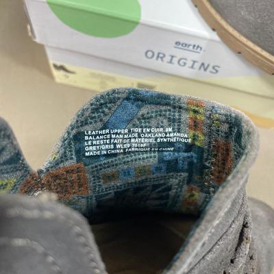 New earth Origins suede leather booties 9M