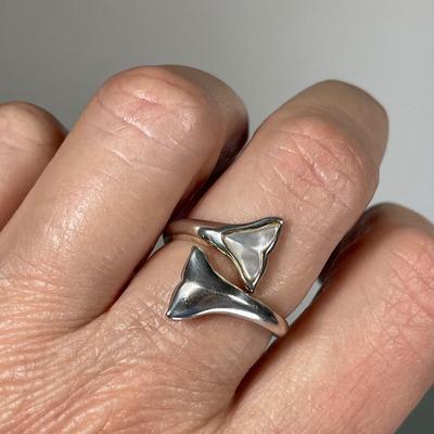 Whale tail mother of pearl and sterling ring 8