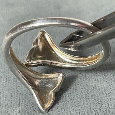 Whale tail mother of pearl and sterling ring 8