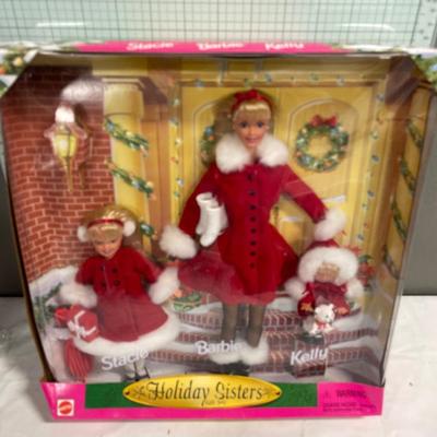 Holiday Sisters Barbie gift set