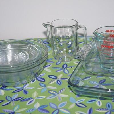 EXCELLENT GLASS STARTER GROUPING FOR THE CHEF IN YOUR KITCHEN