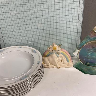 12 Style House bowls, unicorn and dolphins