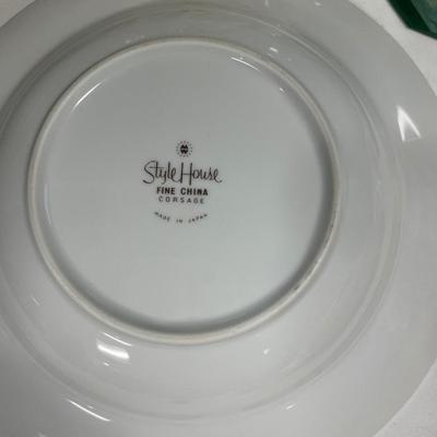 12 Style House bowls, unicorn and dolphins