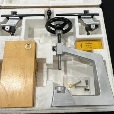 Bergeon 6200 R Bushing Machine