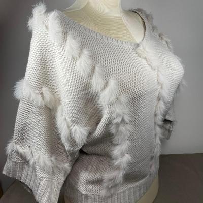 Vertigo beige fur trimmed sweater New! Large