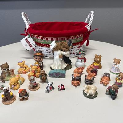 Animal figurines with basket