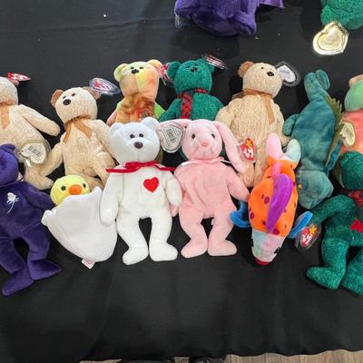 13 Beanie Babies