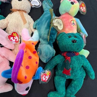 13 Beanie Babies