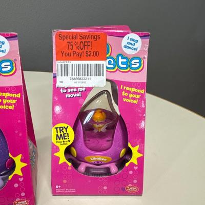 Aqua pets, Pez and mice toys