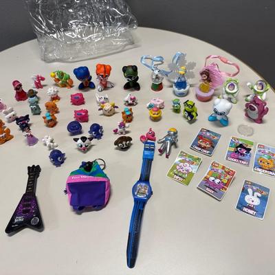 Small kids toy figurines