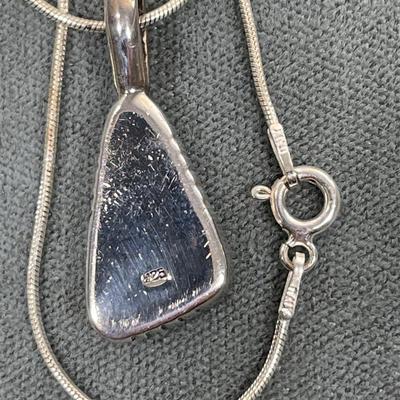 Very nice Sterling and mother of pearl pendant necklace