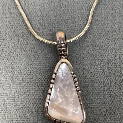 Very nice Sterling and mother of pearl pendant necklace