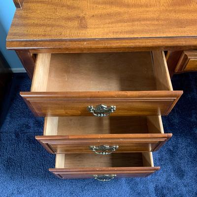 LOT 1 O: American Drew / J.B. Van Sciver Co. Nightstand & Hutch / Desk w/ Chair