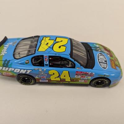 #24 Jeff Gordon DuPont Bugs Bunny