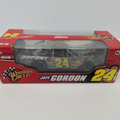 Winners Circle #24 Jeff Gordon Dupont