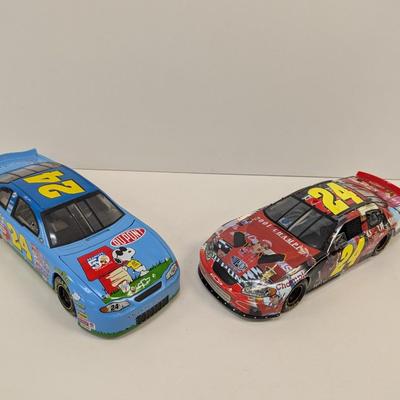 #24 Jeff Gordon DuPont 1/18 Peanuts Snoopy & 2001 Champion #15