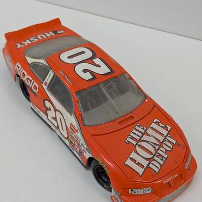 #20 Tony Stewart Car & #11 Bill Elliott Bank #25