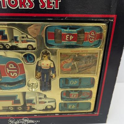 NASCAR Richard Petty #43 Collectors Set