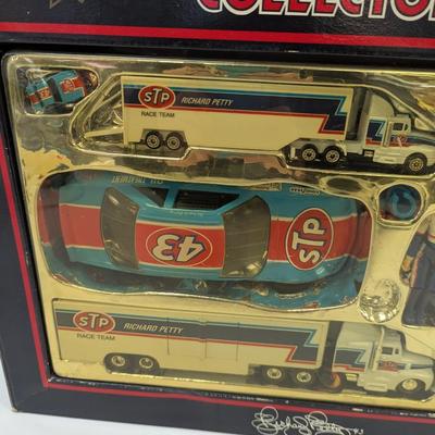 NASCAR Richard Petty #43 Collectors Set
