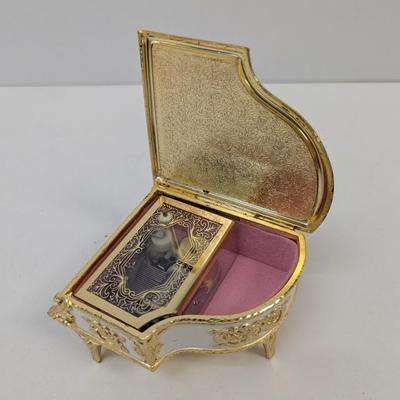 Vintage Japan Bird Design Music/Trinket Box