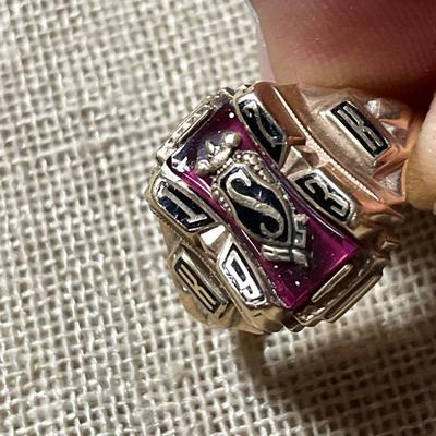 J5-Stamped 10K Ring