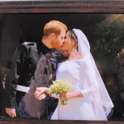 Prince Harry and Princess Megan picture and Queen Elizabeth commerative dish