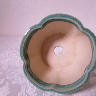 2 plastic plates, 1 planter, 1 Oneida silver-plated candy dish