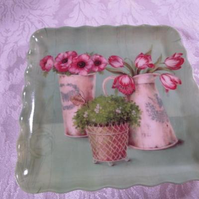 2 plastic plates, 1 planter, 1 Oneida silver-plated candy dish