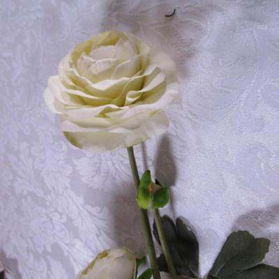 Silk flowers, 1 new pkg of painted 22 gage stem wire