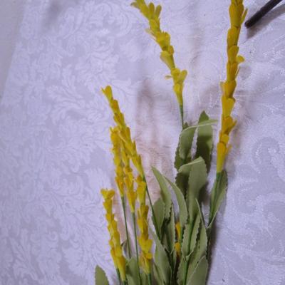 Silk flowers, 1 new pkg of painted 22 gage stem wire