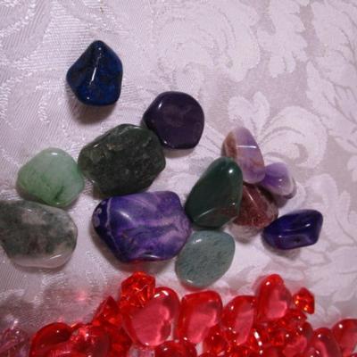 Acrylic hearts & chunks, 12 polished stones, coarse stone granuals