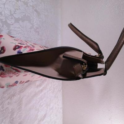 Pretty Mossimo floral handbag