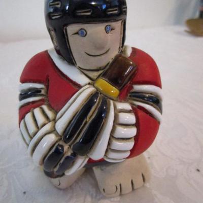 Launa clay painted hockey player