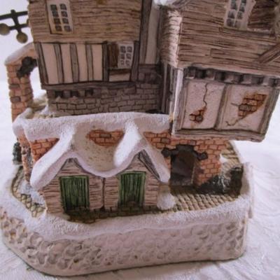 David Winter Cottage (medium)