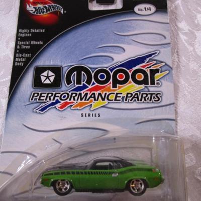Hot Wheels Mopar car '70 Plymouth Barracuda