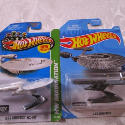 2 Hot Wheels Star Trek ships